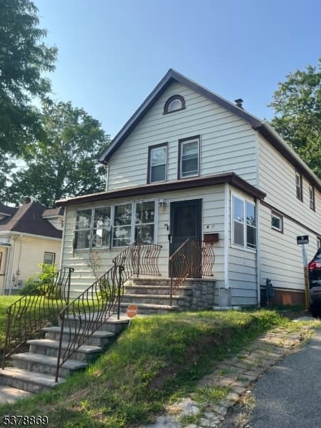 566 E Milton Ave, Rahway City, Union