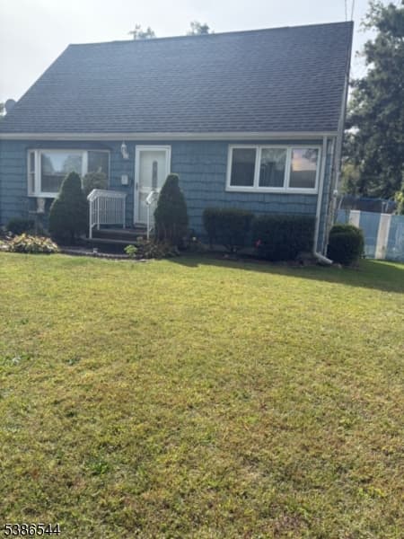 910 Apgar Ter, Rahway City, Union