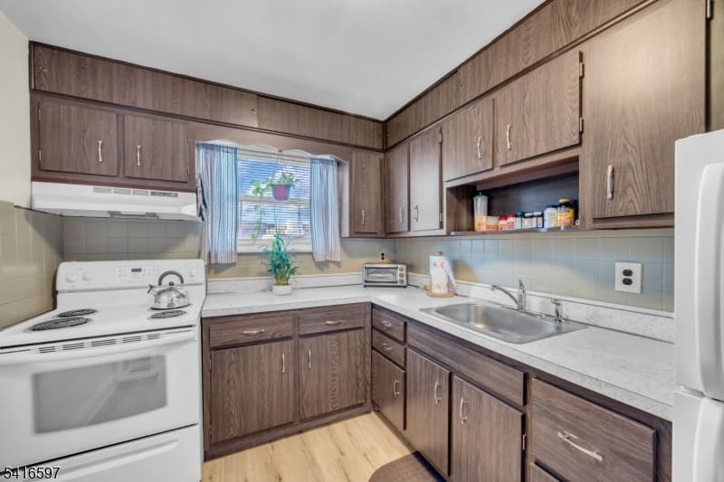 100 Luttgen Pl, Linden City, Union photo 7