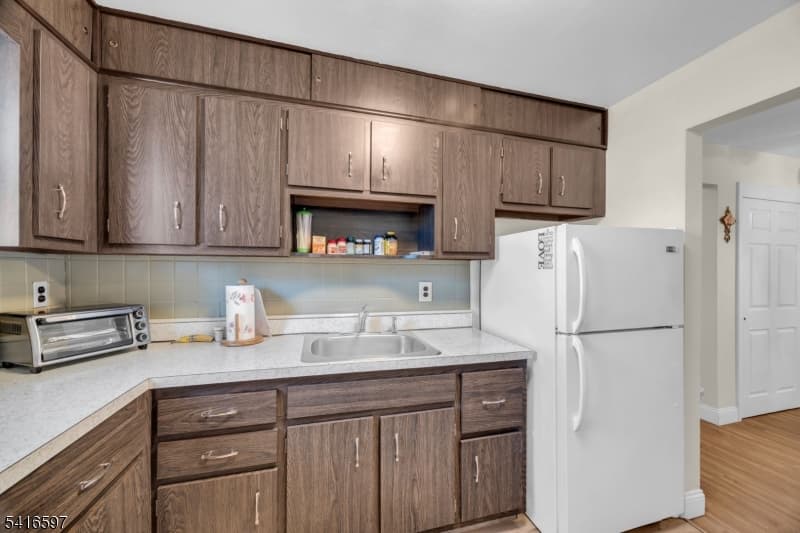 100 Luttgen Pl, Linden City, Union photo 8