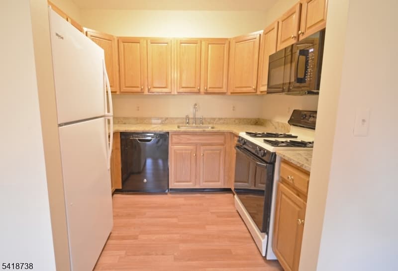 37 Park Edge, Berkeley Heights Twp., Union photo 9