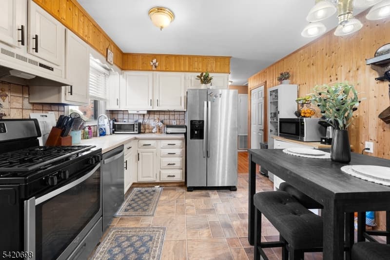 556 Valley Rd, Clark Twp., Union photo 17