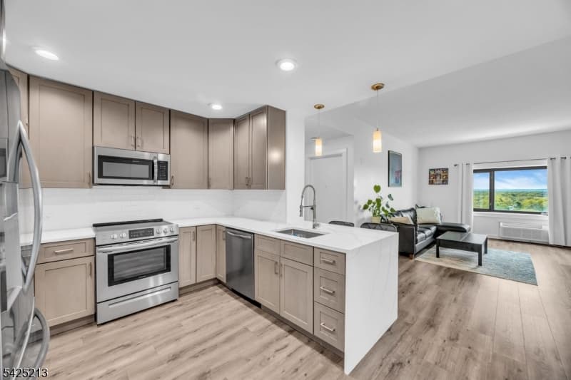 1 Carriage City Plz, Rahway City, Union