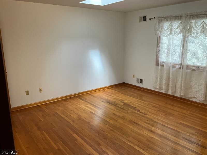 910 Orchard Ter, Linden City, Union photo 6