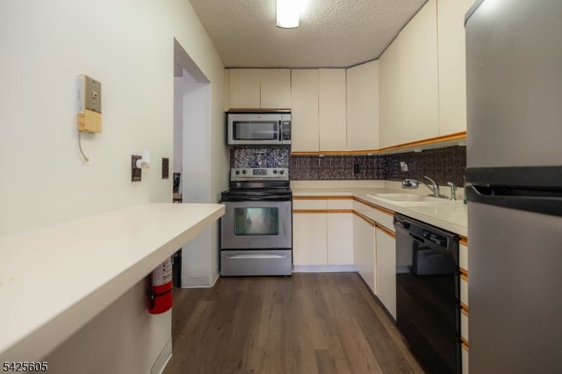 10 N Wood Ave, Linden City, Union photo 7