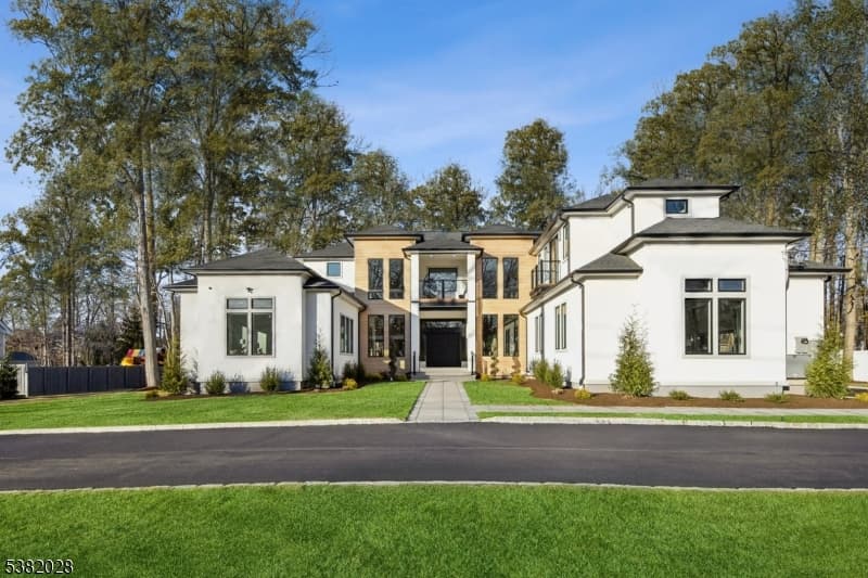 19 Highlander Dr, Scotch Plains Twp., Union