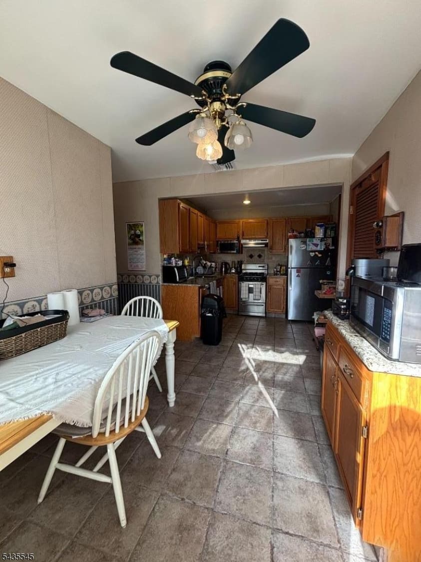 492 Booth Ct, Rahway City, Union photo 5