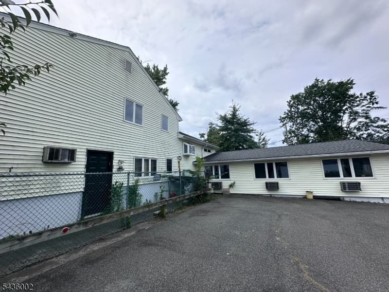 6 Grand St, Clark Twp. photo 3