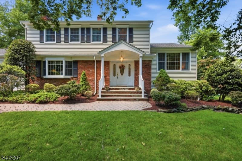 20 Coachman Ct, Berkeley Heights Twp., Union photo 2