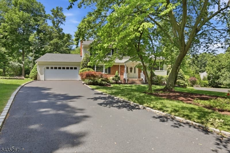 20 Coachman Ct, Berkeley Heights Twp., Union photo 3