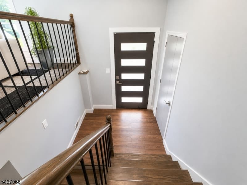 1626 Larkspur Dr, Mountainside Boro, Union photo 2