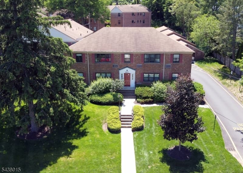 9 West Ct, Westfield Town, Union photo 2