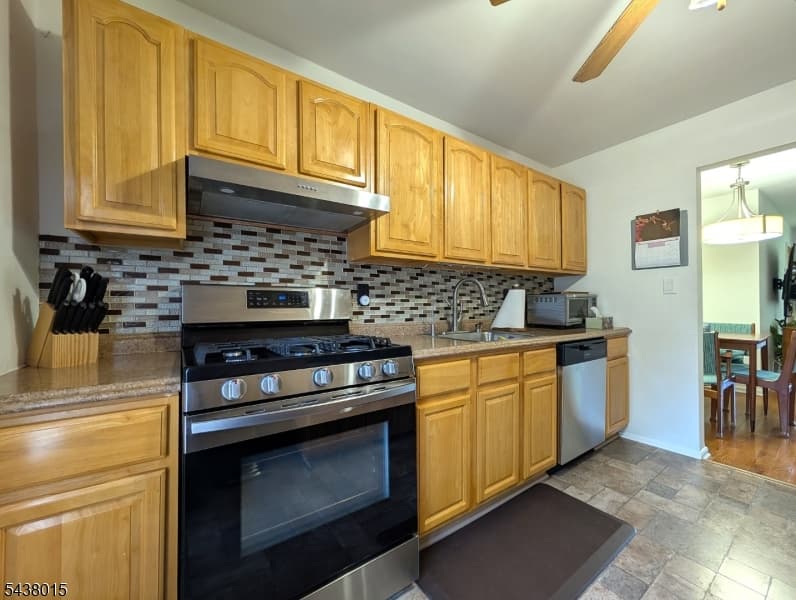 9 West Ct, Westfield Town, Union photo 9