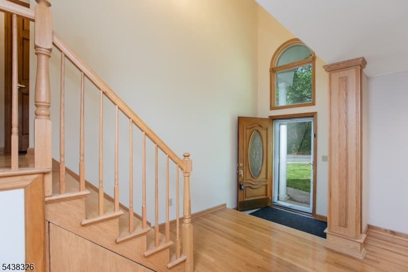 820 E Broad St, Westfield Town, Union photo 2