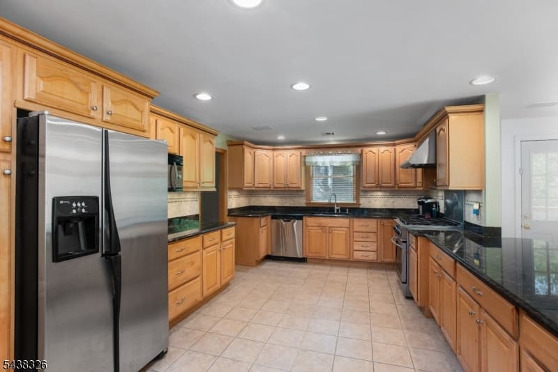 820 E Broad St, Westfield Town, Union photo 5