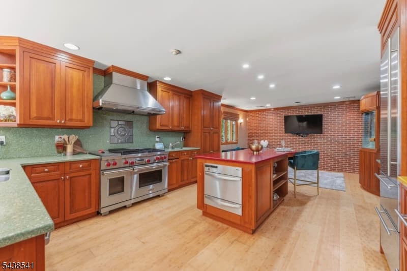 486 Summit Rd, Mountainside Boro, Union