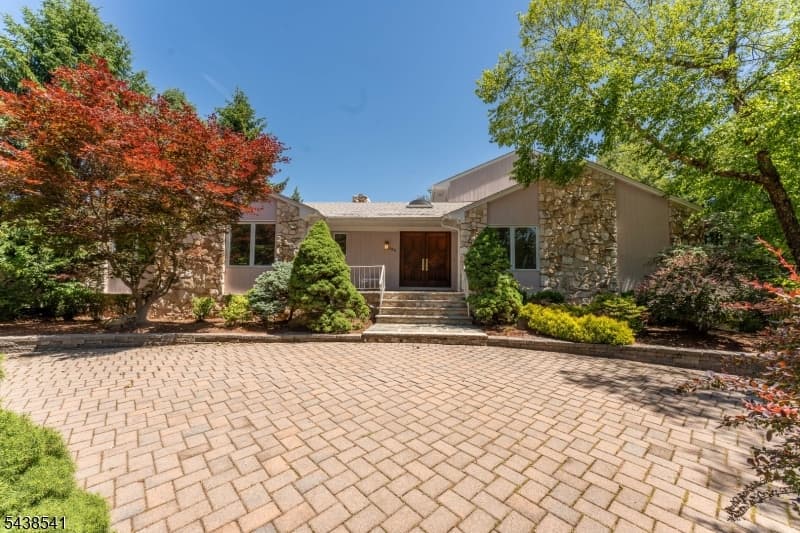 486 Summit Rd, Mountainside Boro, Union photo 2