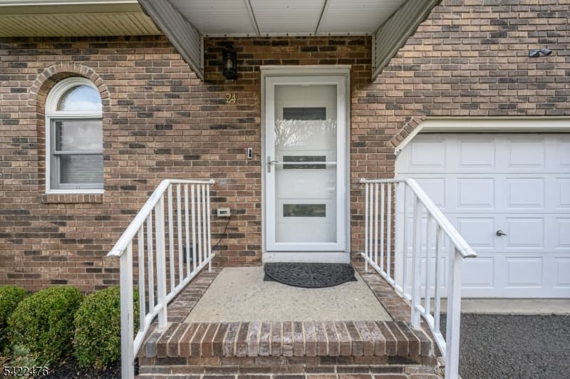 675 Raritan Rd, Clark Twp., Union photo 2