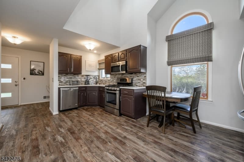 675 Raritan Rd, Clark Twp., Union photo 5