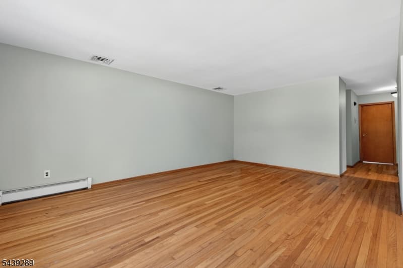 348 W Emerson Ave, Rahway City, Union photo 9