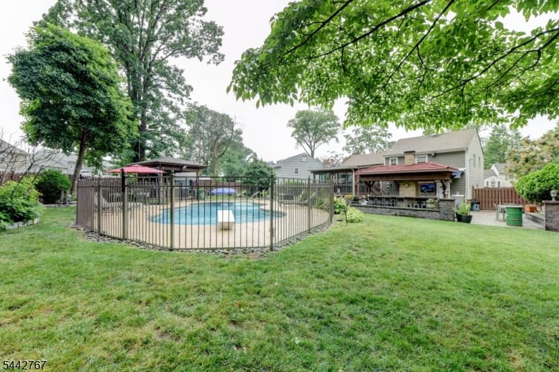835 Colonial Arms Rd, Union Twp., Union photo 29