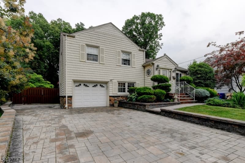 835 Colonial Arms Rd, Union Twp., Union photo 36