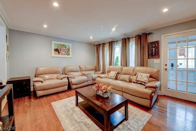 835 Colonial Arms Rd, Union Twp., Union photo 4