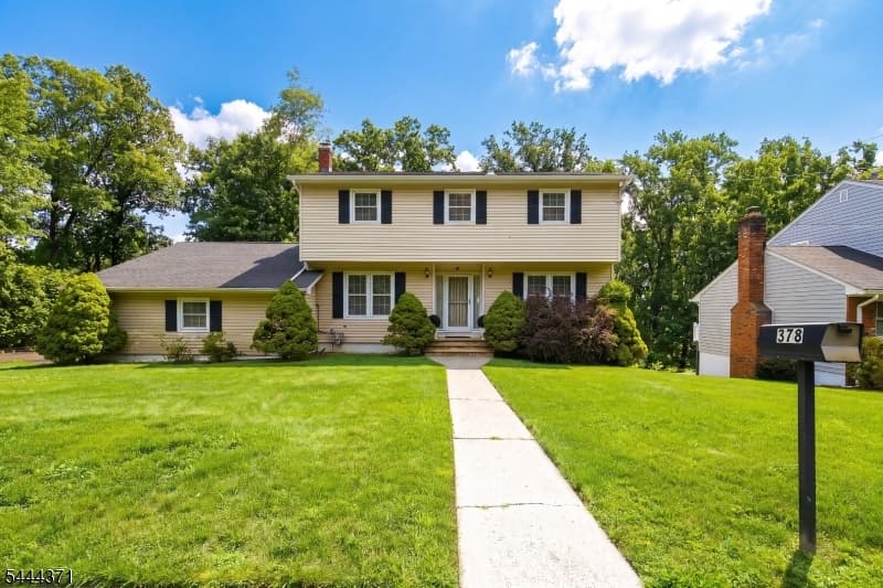 378 FOREST HILL WAY, Mountainside Boro, Union