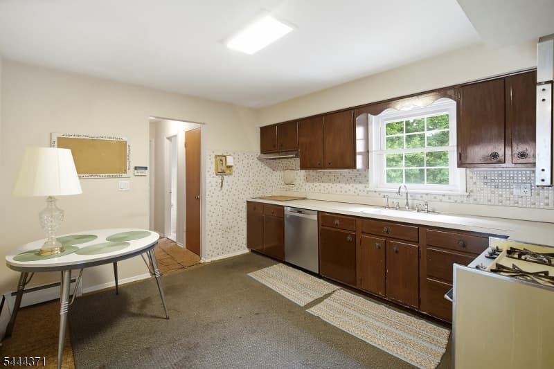 378 FOREST HILL WAY, Mountainside Boro, Union photo 6