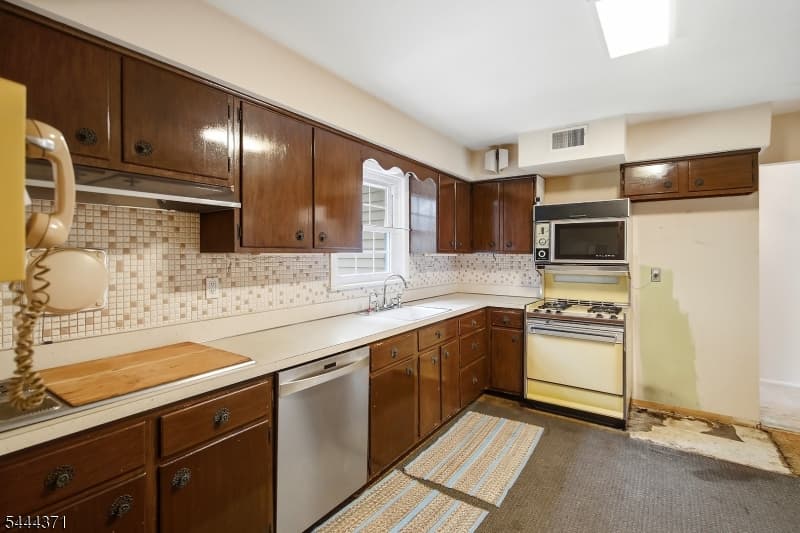 378 FOREST HILL WAY, Mountainside Boro, Union photo 8