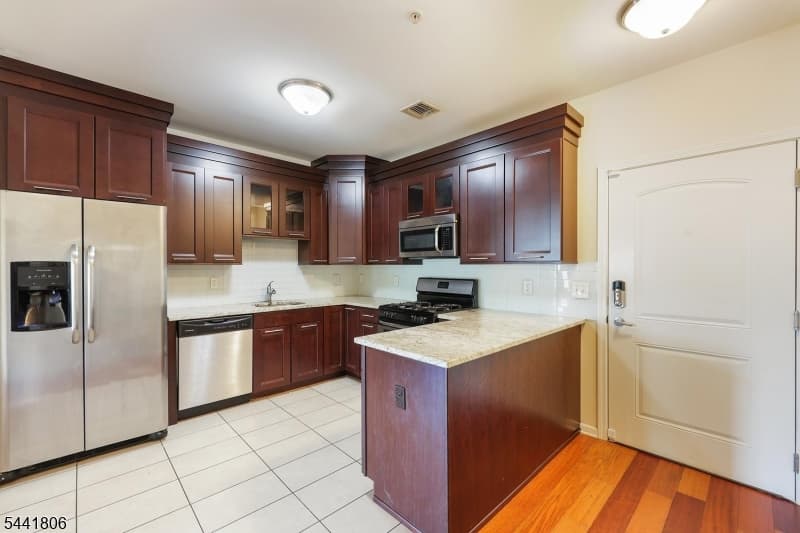 104 E Elizabeth Ave, Linden City, Union photo 2