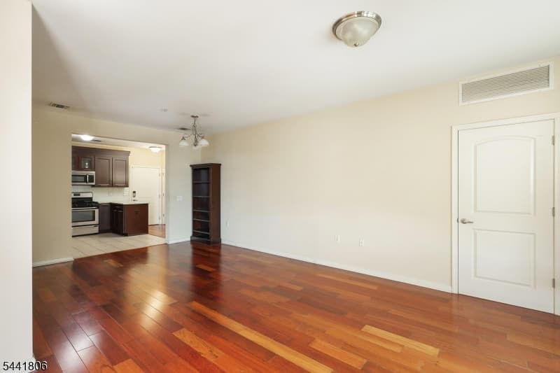 104 E Elizabeth Ave, Linden City, Union photo 8