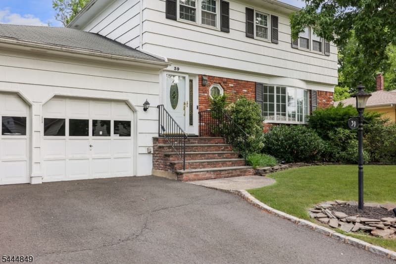 39 Saint Germain Dr, Clark Twp., Union photo 5