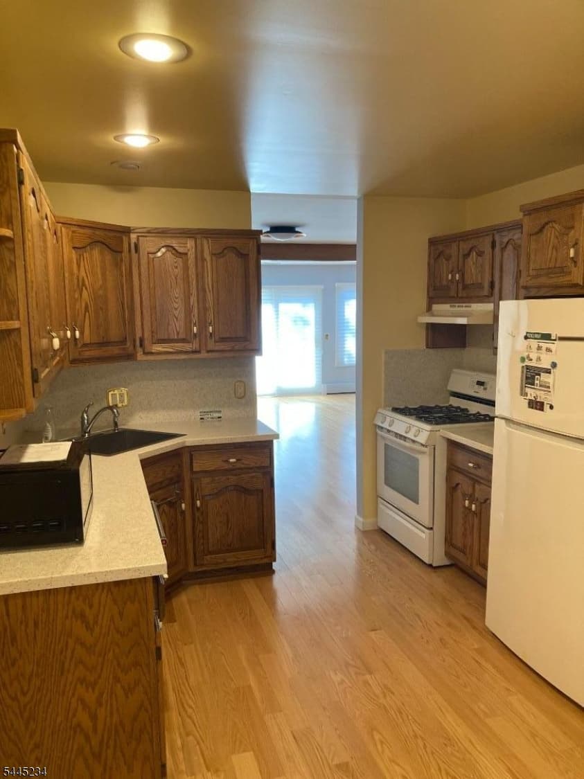 675 Raritan Rd, Clark Twp., Union photo 3