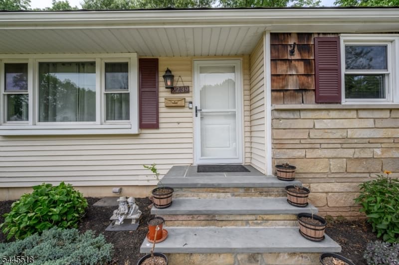 2239 Newark Ave, Scotch Plains Twp., Union photo 2
