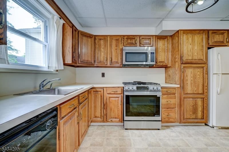 328 Plymouth Rd, Union Twp., Union photo 15