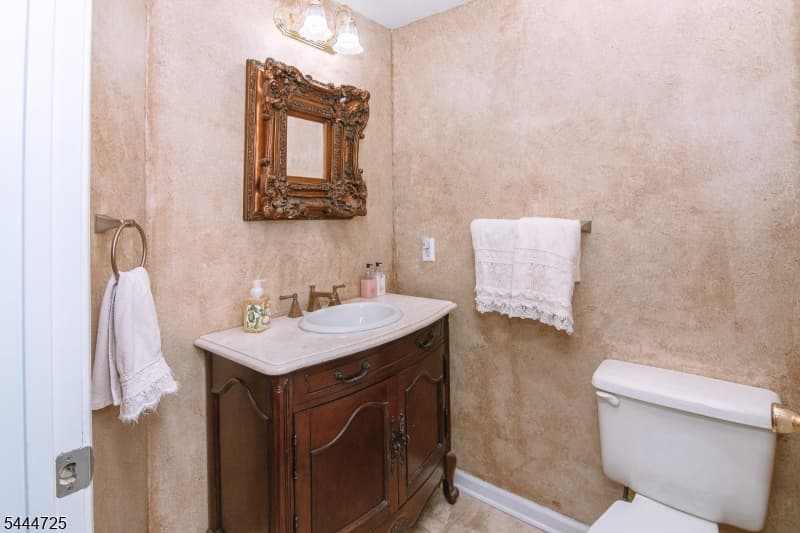 6 Whispering Way W, Berkeley Heights Twp., Union photo 13
