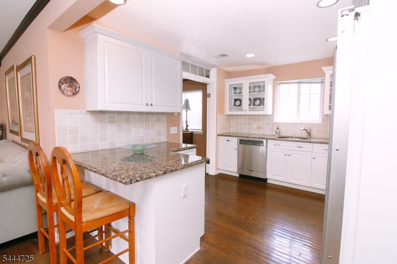 6 Whispering Way W, Berkeley Heights Twp., Union photo 14