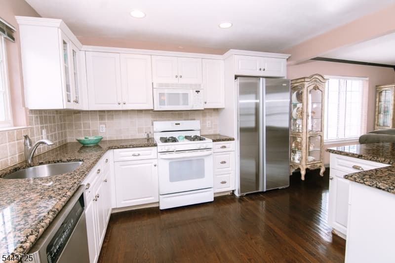 6 Whispering Way W, Berkeley Heights Twp., Union photo 16