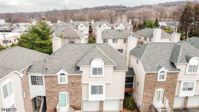 6 Whispering Way W, Berkeley Heights Twp., Union photo 2