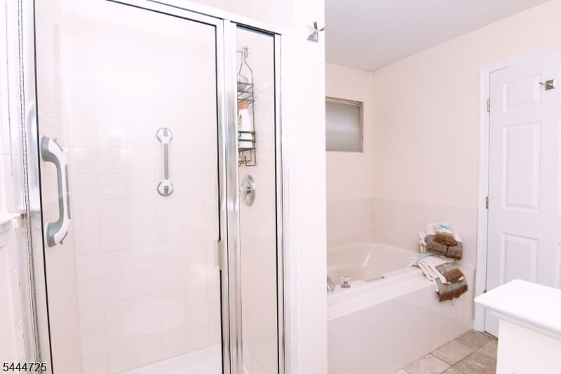 6 Whispering Way W, Berkeley Heights Twp., Union photo 23