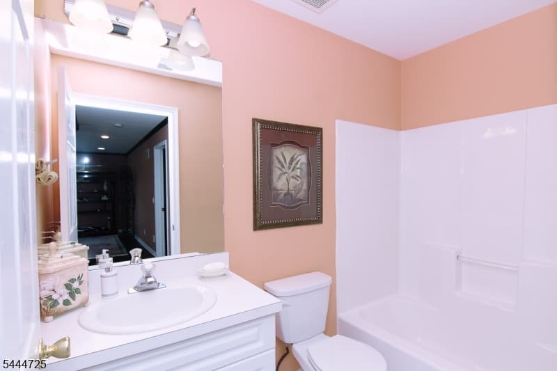 6 Whispering Way W, Berkeley Heights Twp., Union photo 25