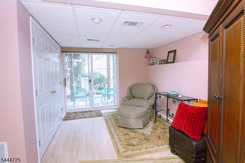 6 Whispering Way W, Berkeley Heights Twp., Union photo 28