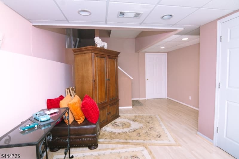 6 Whispering Way W, Berkeley Heights Twp., Union photo 29