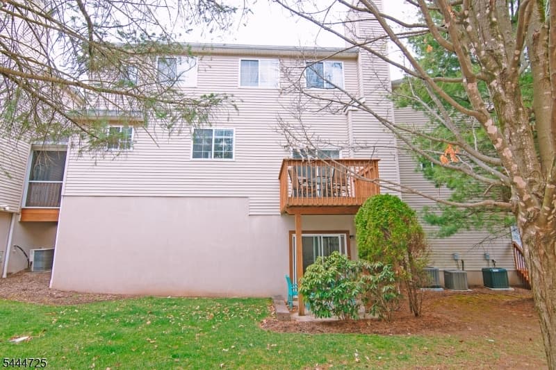 6 Whispering Way W, Berkeley Heights Twp., Union photo 32