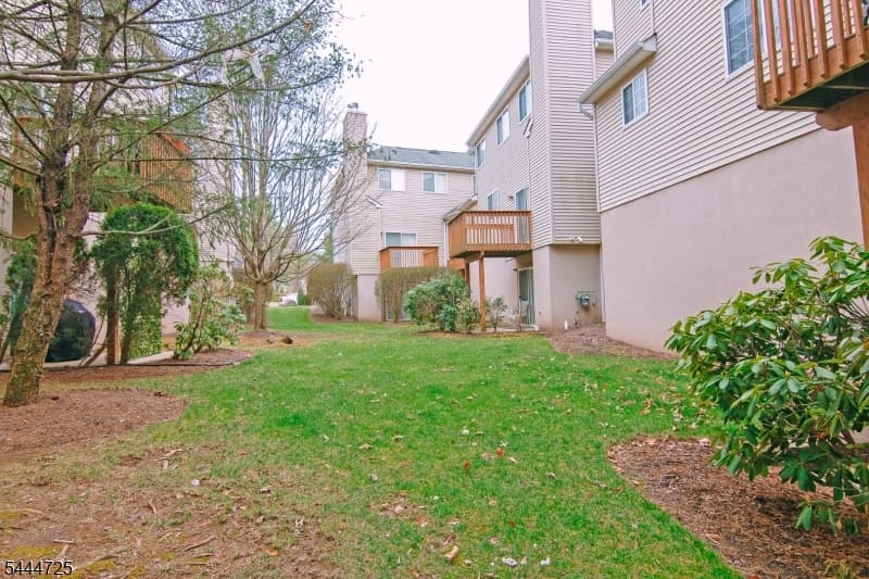 6 Whispering Way W, Berkeley Heights Twp., Union photo 34