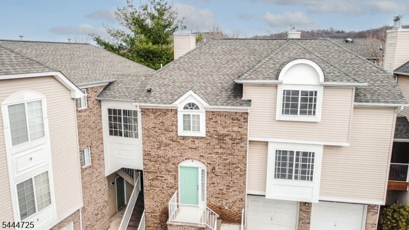6 Whispering Way W, Berkeley Heights Twp., Union photo 4