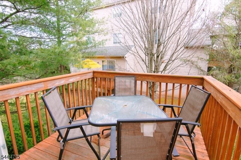 6 Whispering Way W, Berkeley Heights Twp., Union photo 5