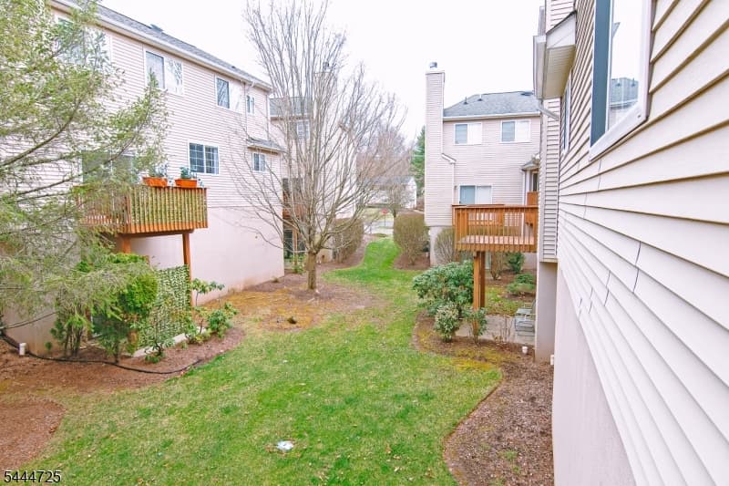 6 Whispering Way W, Berkeley Heights Twp., Union photo 6