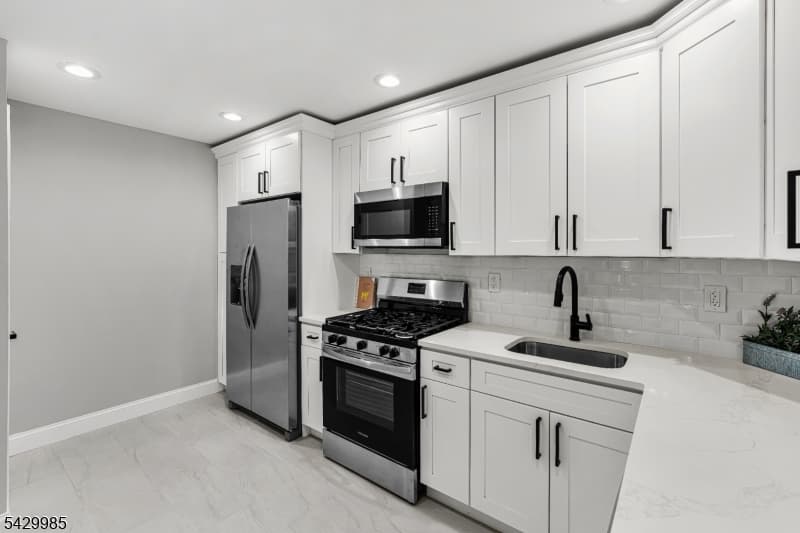 429 Wheatsheaf Rd, Roselle Boro, Union photo 13